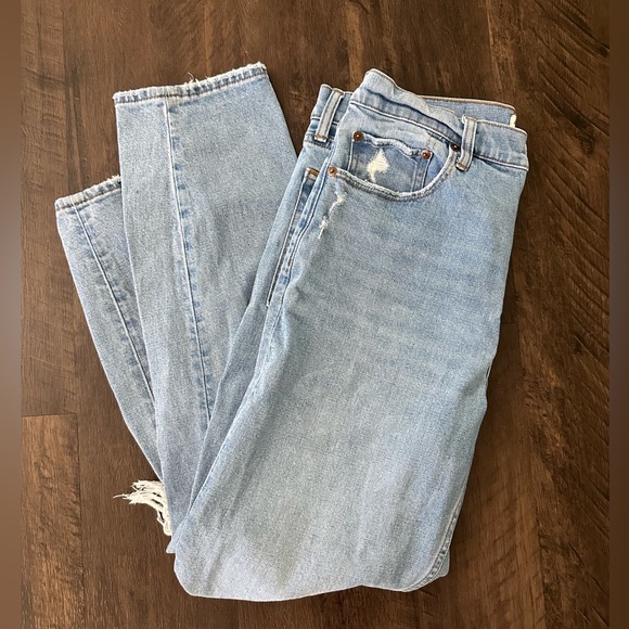 Abercrombie High Rise Mom Jean - Picture 6 of 6